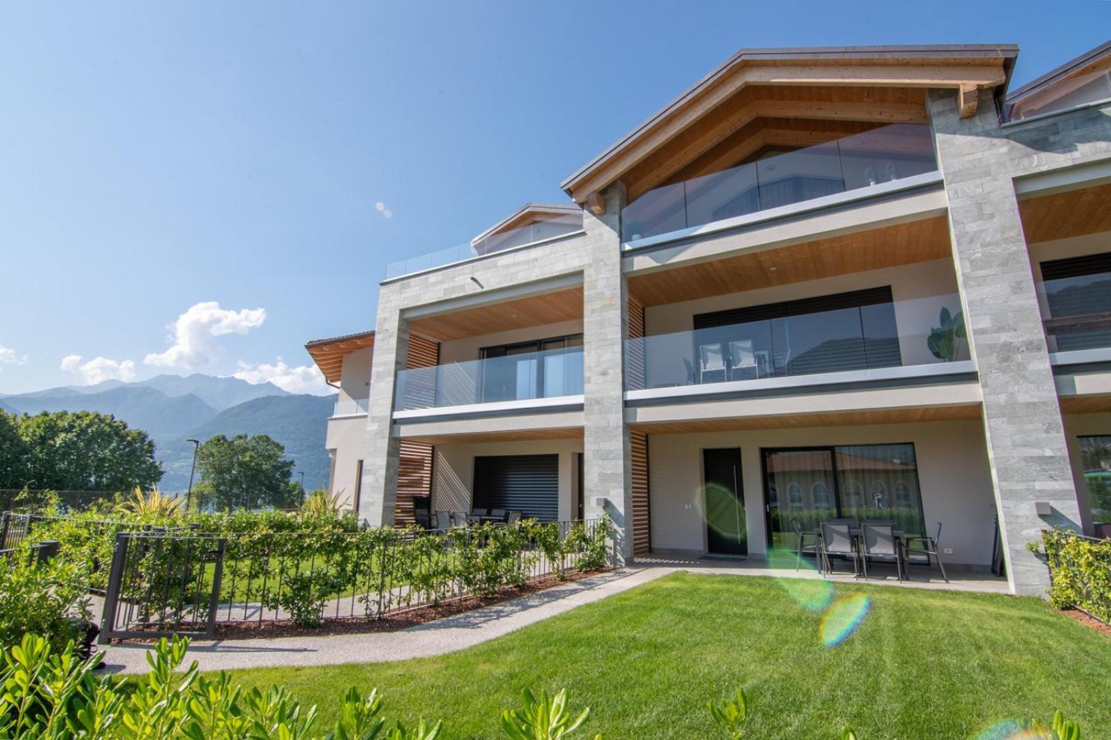 Lago Dorato Luxury Apartments & Villa - Lake Como View Colico Bagian luar foto