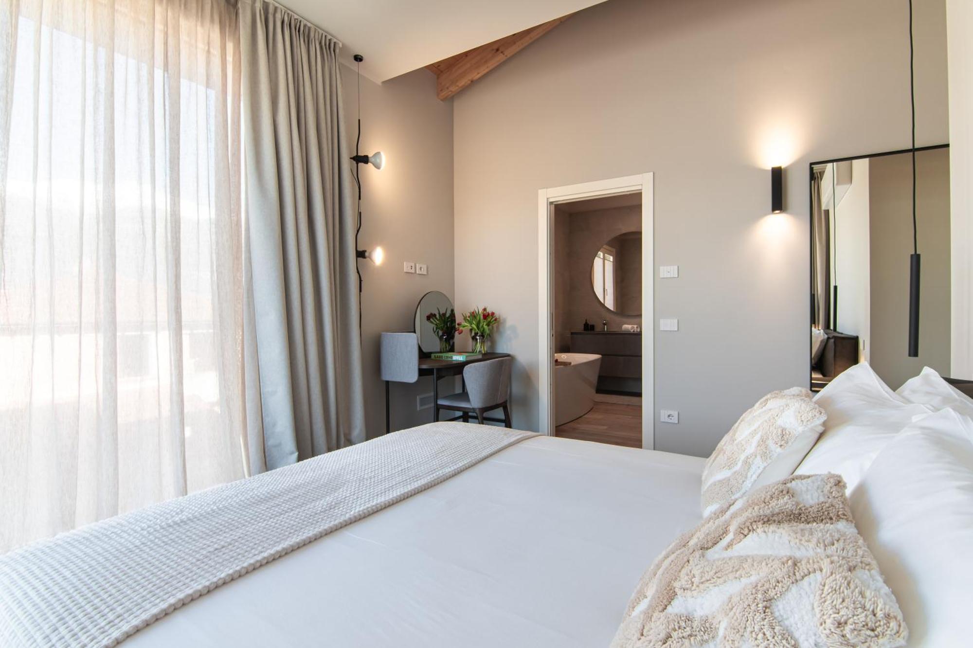 Lago Dorato Luxury Apartments & Villa - Lake Como View Colico Bagian luar foto