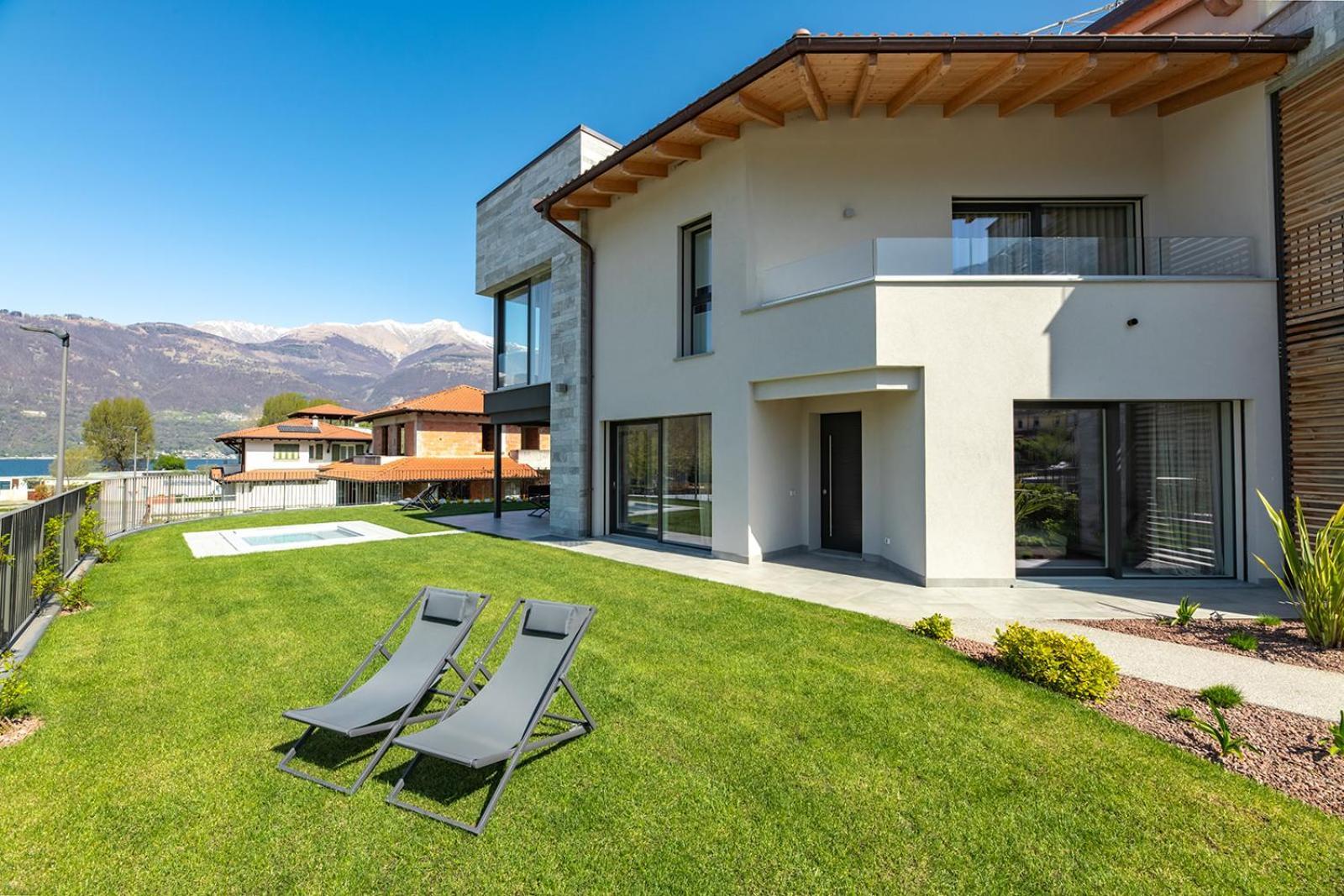 Lago Dorato Luxury Apartments & Villa - Lake Como View Colico Bagian luar foto