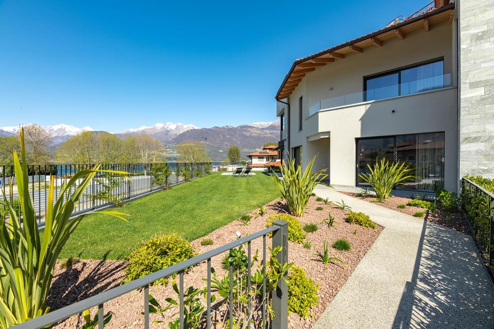 Lago Dorato Luxury Apartments & Villa - Lake Como View Colico Bagian luar foto