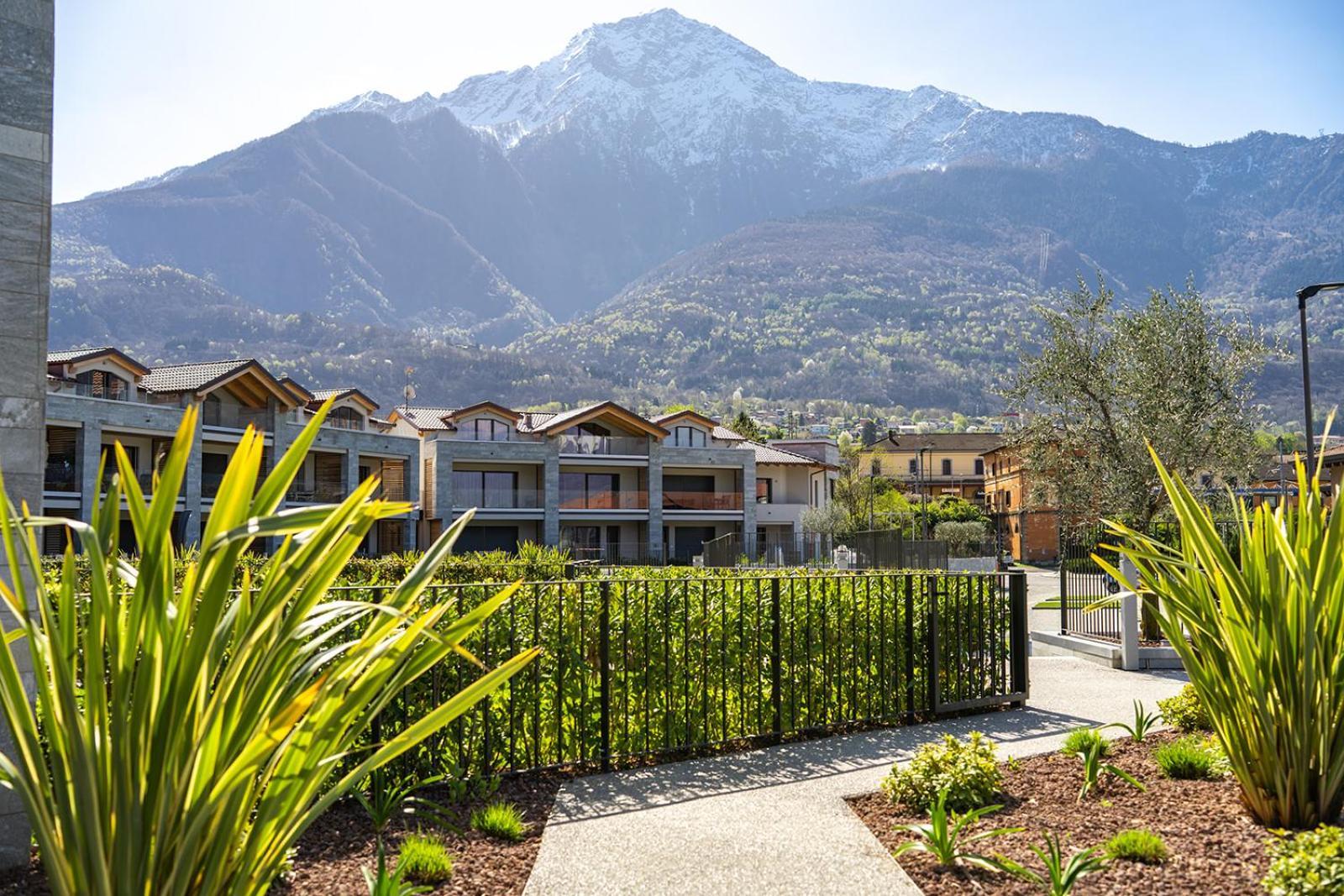 Lago Dorato Luxury Apartments & Villa - Lake Como View Colico Bagian luar foto